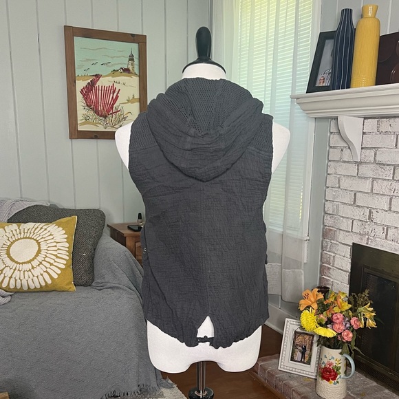 Mono Reno hood zipper button vest - Picture 3 of 6